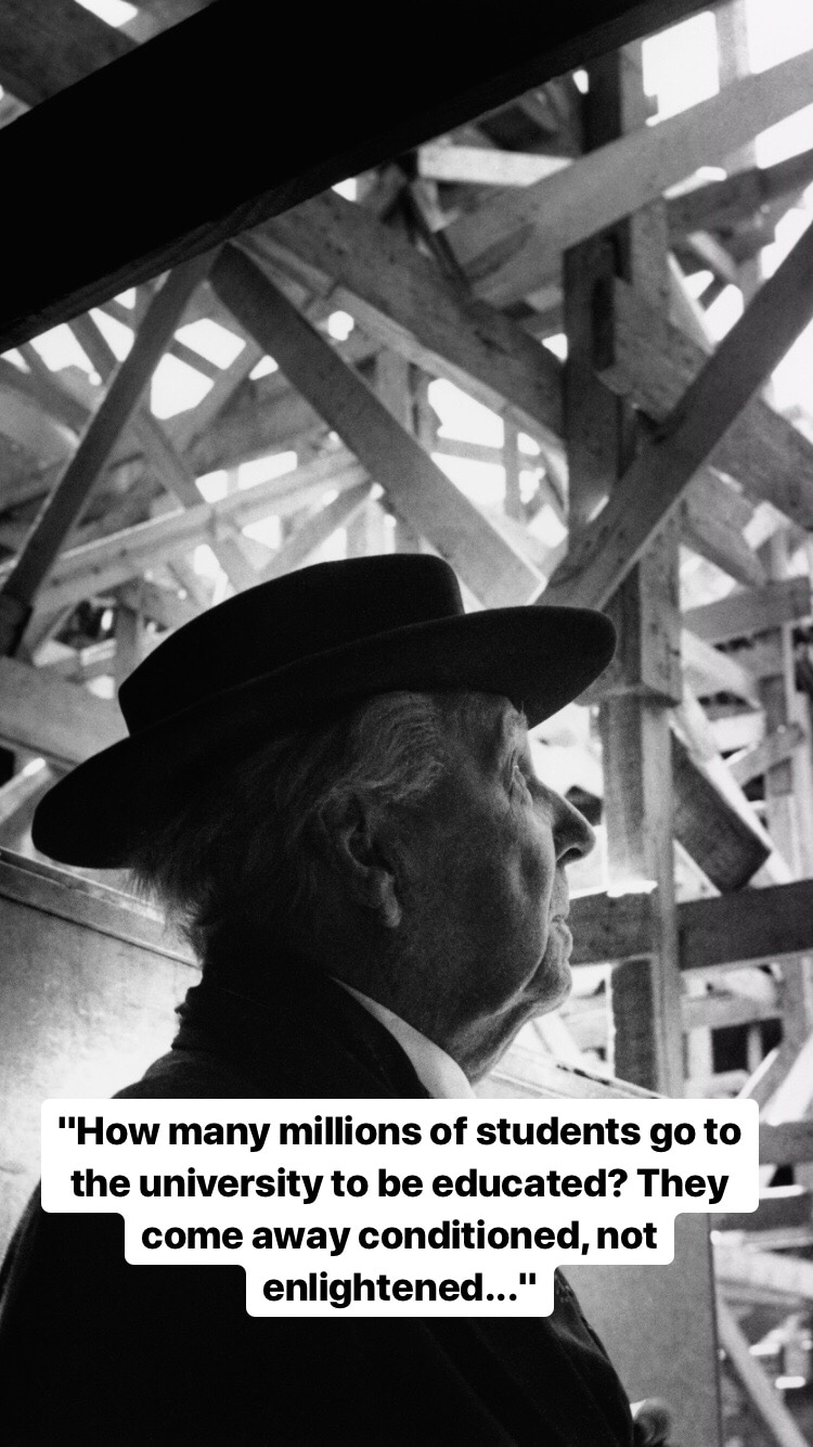 Photo of Frank Lloyd Wright