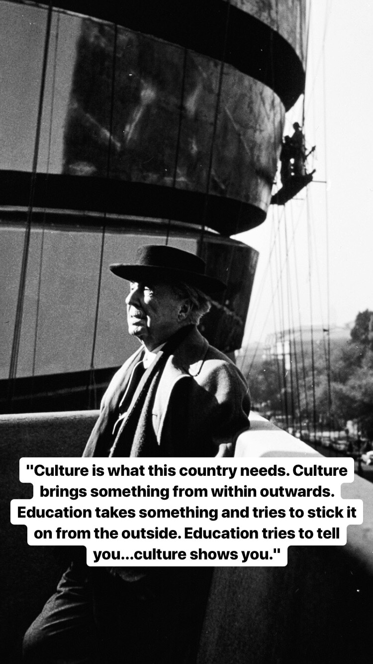 Photo of Frank Lloyd Wright