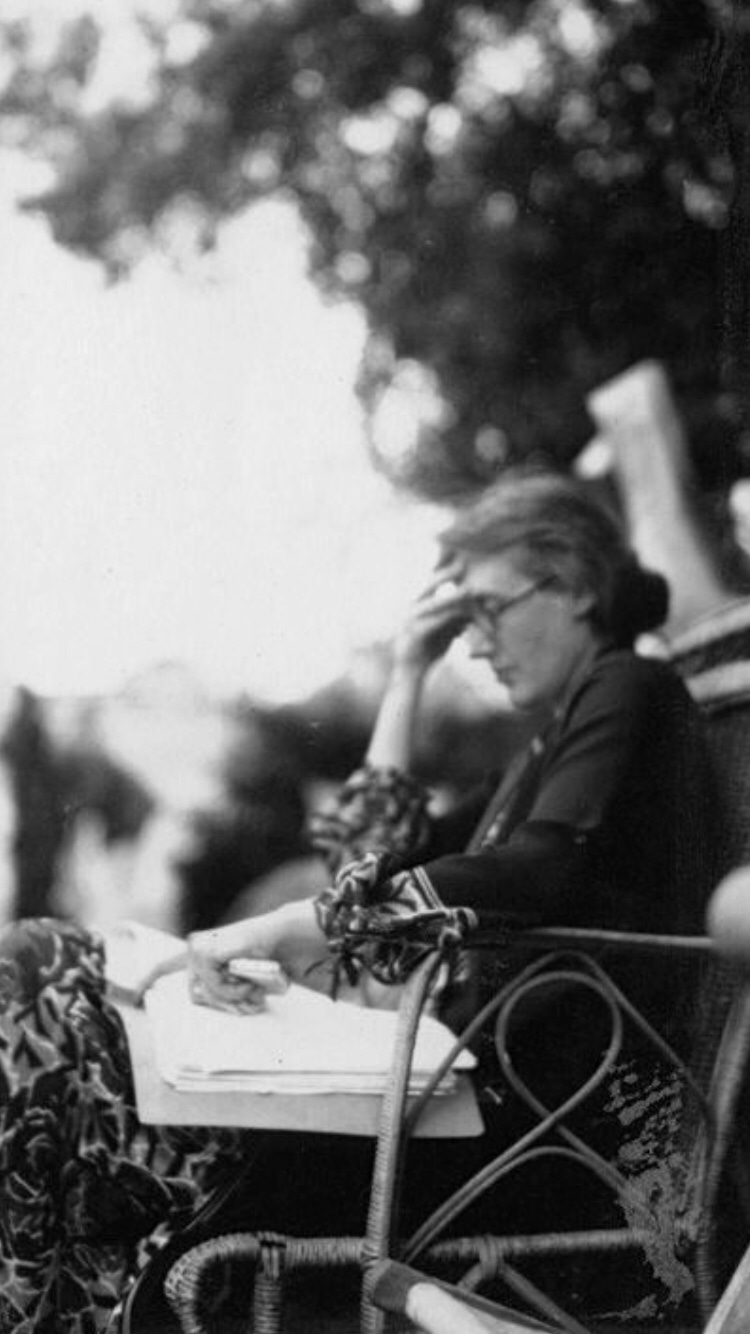 Photo of Virginia Woolf