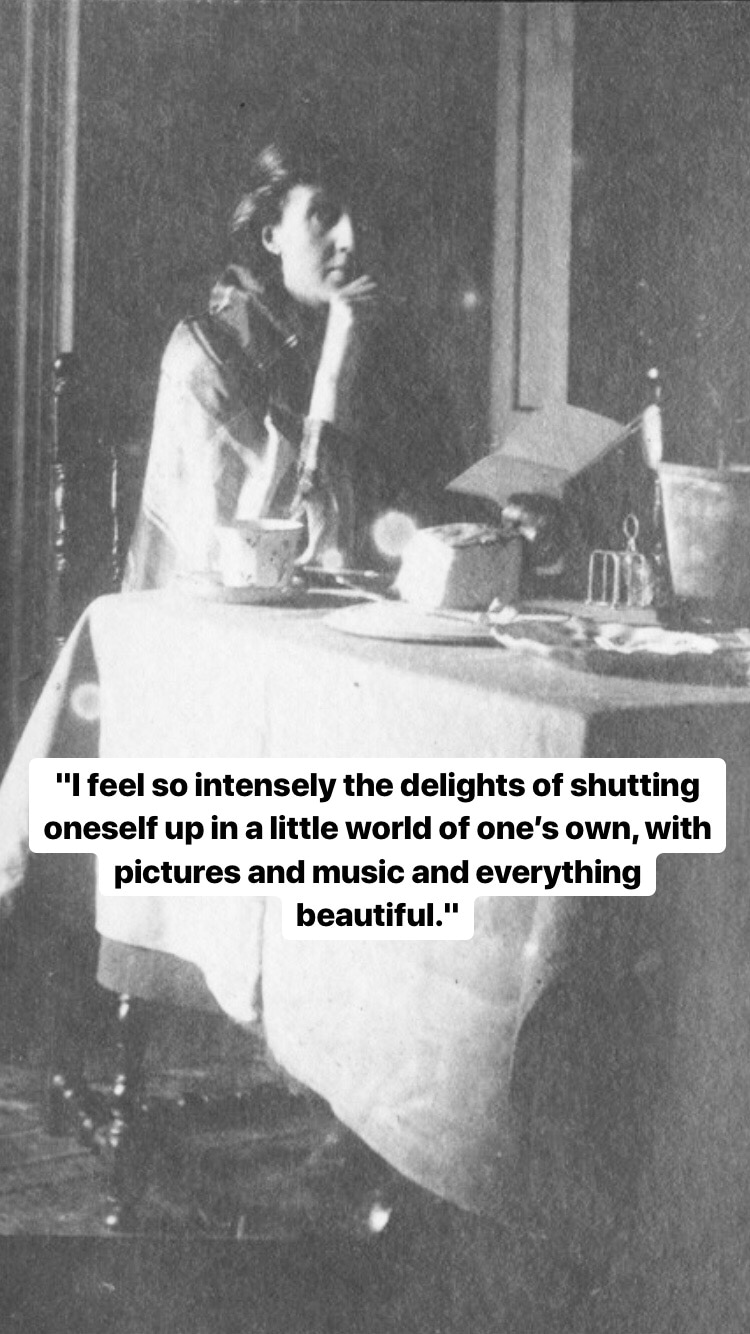 Photo of Virginia Woolf