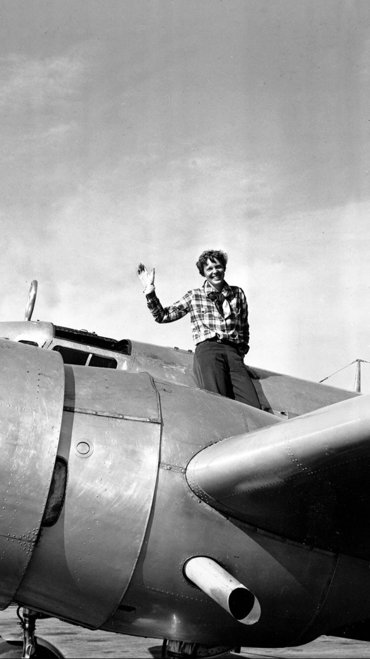 Photo of Amelia Earhart