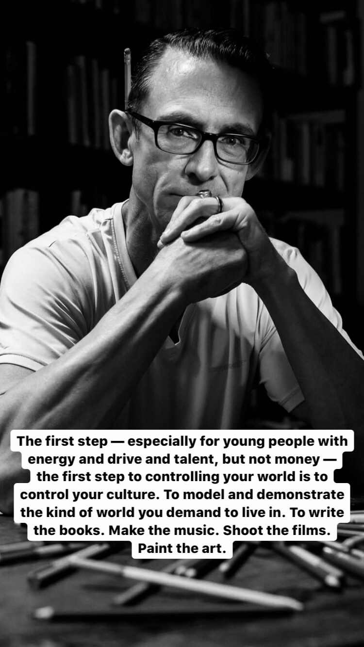 Photo of Chuck Palahniuk