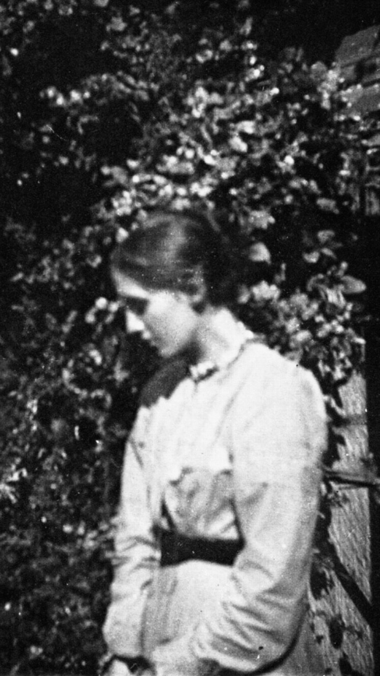 Photo of Virginia Woolf