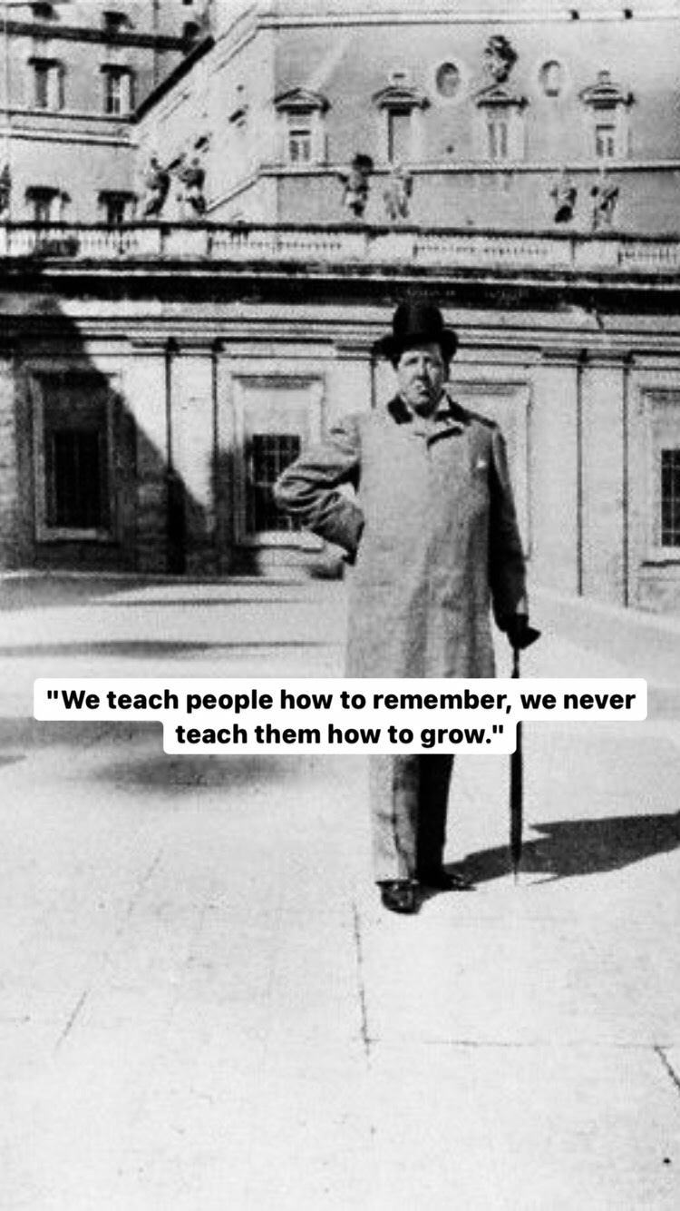 Photo of Oscar Wilde