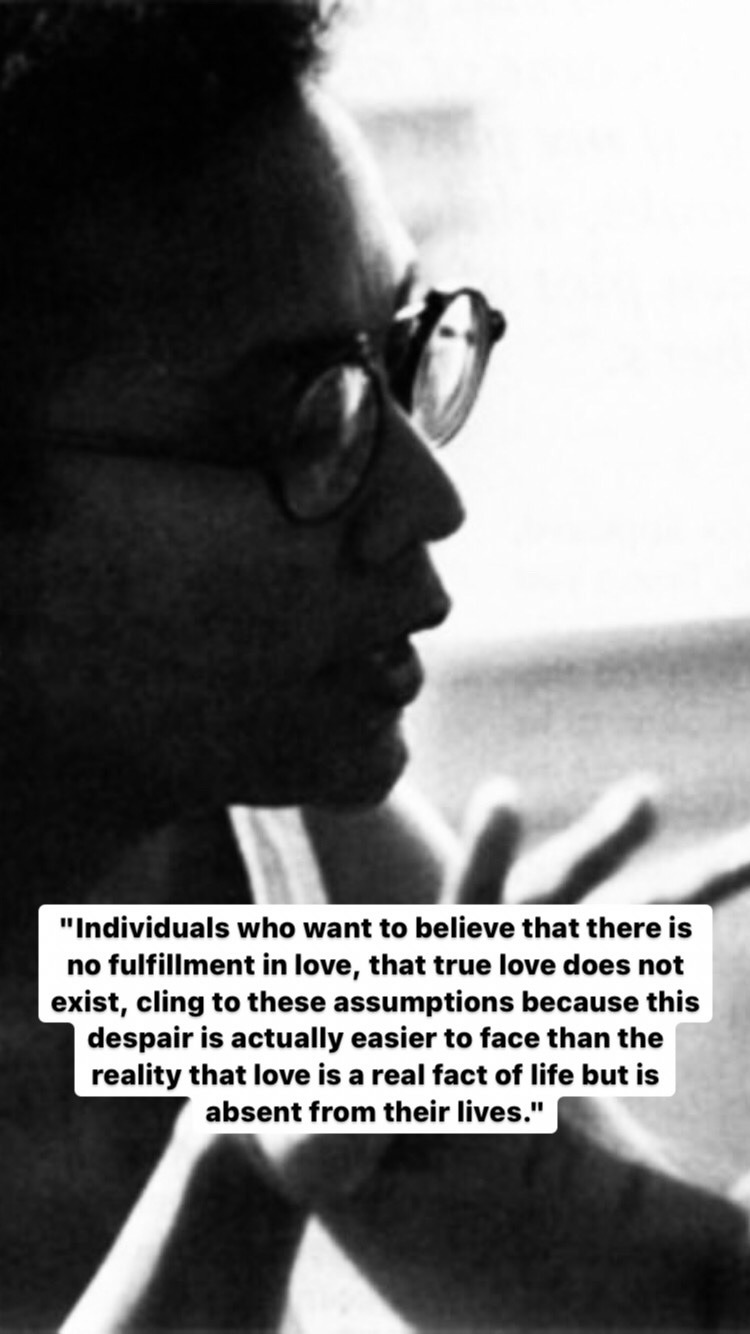 Photo of bell hooks