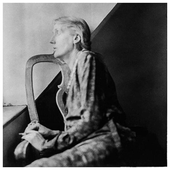 Photo of Virginia Woolf