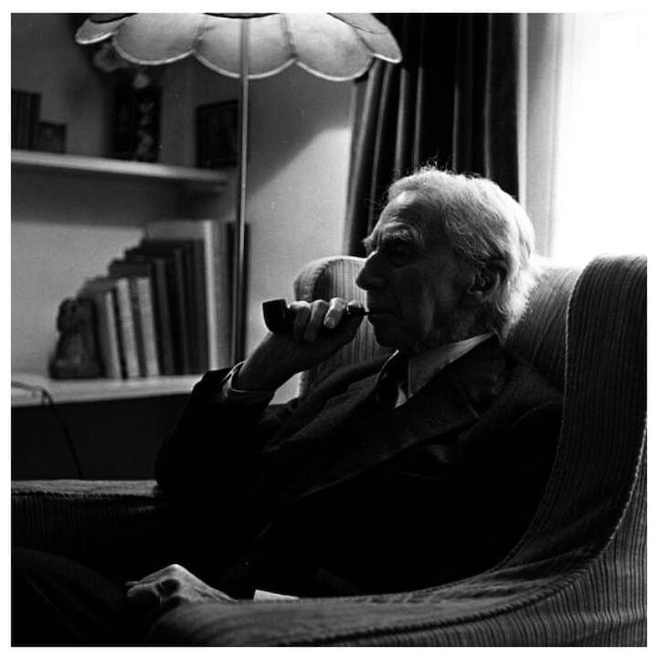 Photo of Bertrand Russell