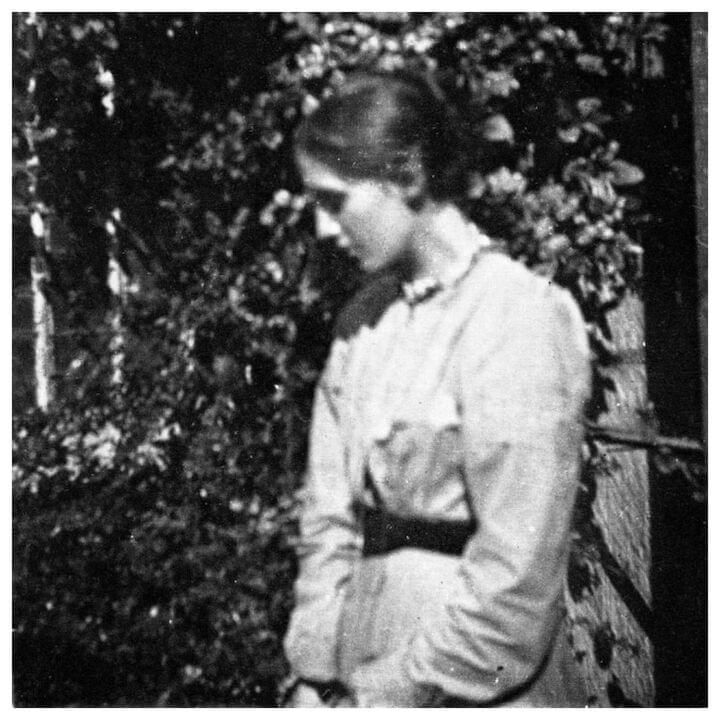 Photo of Virginia Woolf