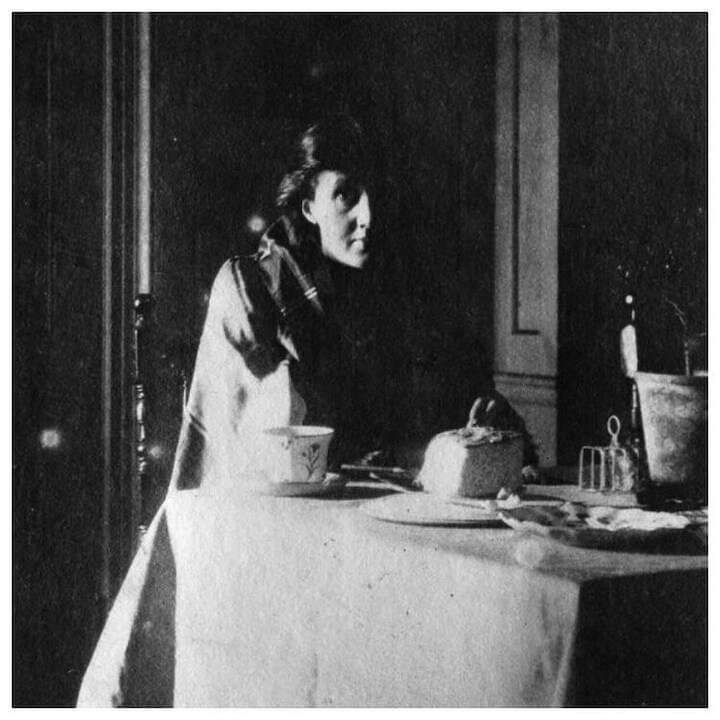 Photo of Virginia Woolf